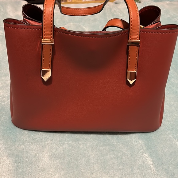 A brown maroon color purse - Picture 5 of 6
